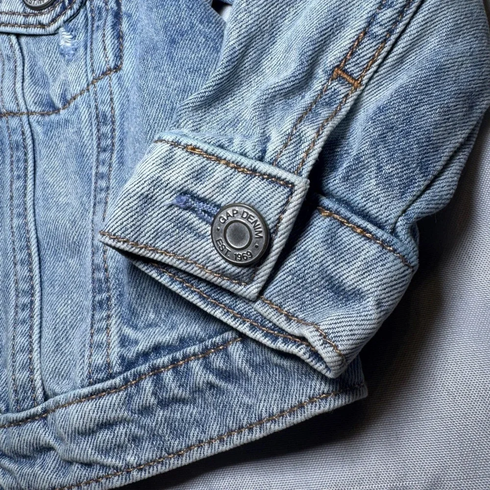 Baby Gap Toddler Denim Jacket Light Wash Distressed Size 3 Years Old‎ 3T